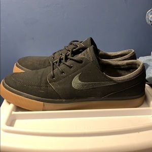 Men’s Nike SB Janoski Zoom Air Black Gum SZ9